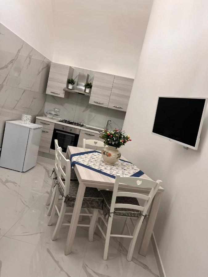 Apartamento La Dolce Casa Della Poesia Nápoles Exterior foto